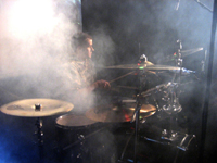 Ein Drummer im Nebel