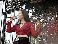 Sabine Edelsbacher live auf dem Summer Breeze 2003